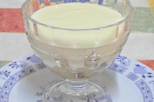 Jak uvařit pudink s třtinovým cukrem a jablky? Snadné recept, připravený za Do 30 minut